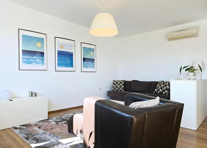 Scala 8 شقة أوباتيا