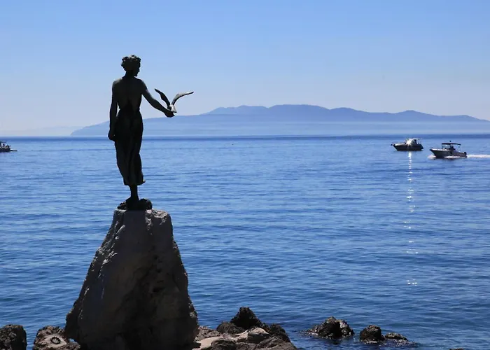 Scala 8 شقة أوباتيا